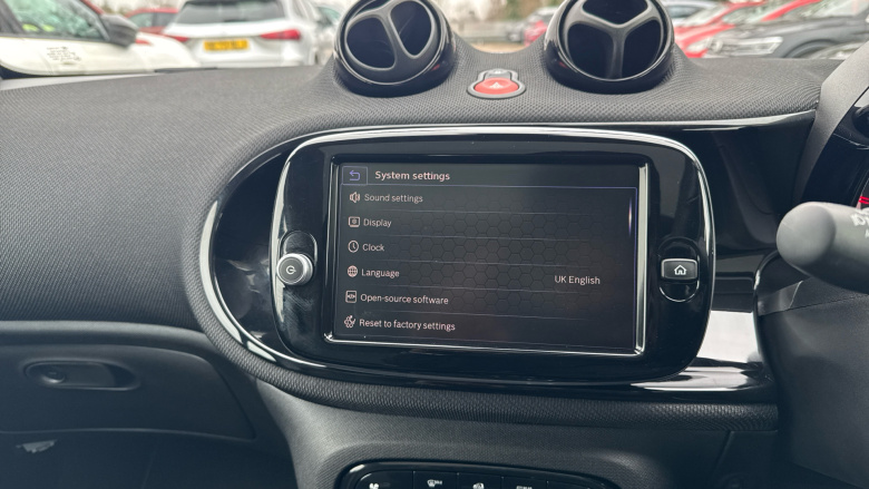 Smart EQ fortwo coupe 60kW EQ Exclusive 17kWh 2dr Auto [22kWCh] Electric Coupe